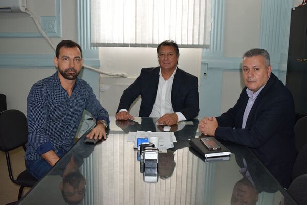 diretor-geral-da-alianca-francesa-e-recebido-na-prefeitura