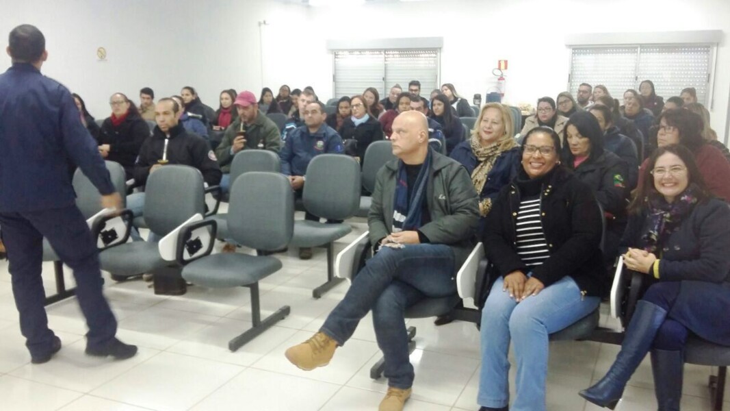 secretaria-de-saude-promove-formacao-sobre-primeiros-socorros-para-criancas