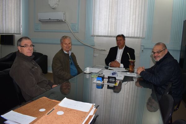 prefeito-e-secretario-de-desenvolvimento-discutem-nova-perspectiva-com-empresario