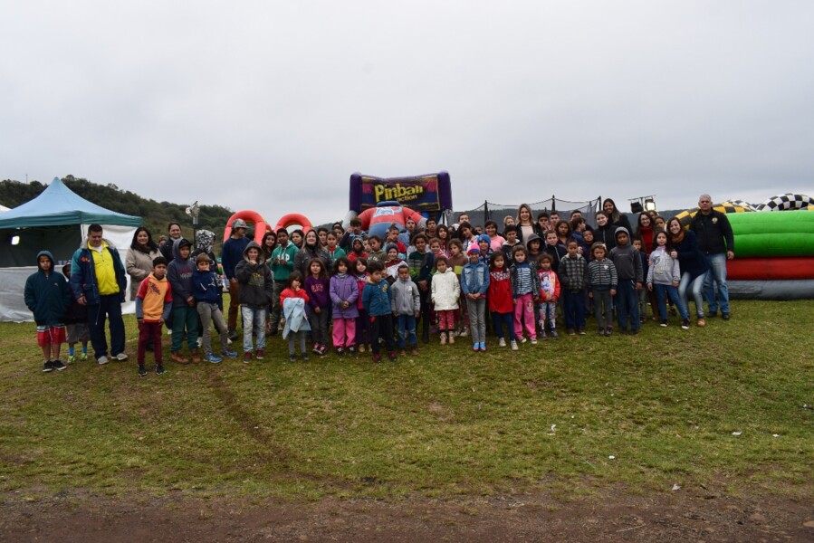 criancas-do-projeto-escola-viva-desfrutam-da-expo-livramento