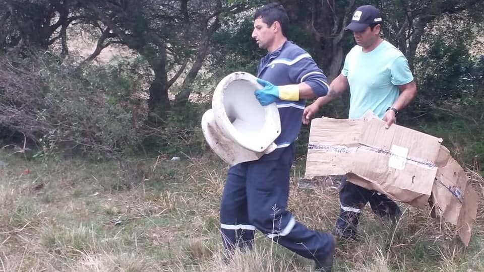 governo-municipal-atua-na-limpeza-dos-arredores-do-batuva-e-solicita-colaboracao-da-comunidade