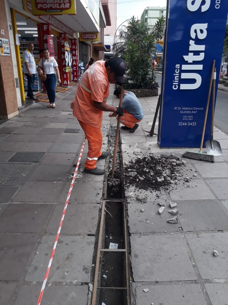 limpeza-de-canaletas-na-andradas