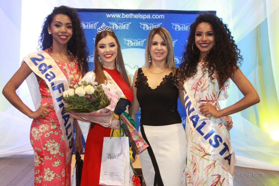miss-bethel-model-movimenta-a-fronteira