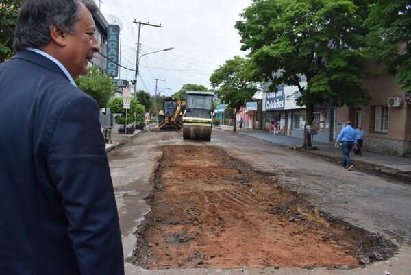 recuperacao-de-asfalto-chega-a-rua-uruguai
