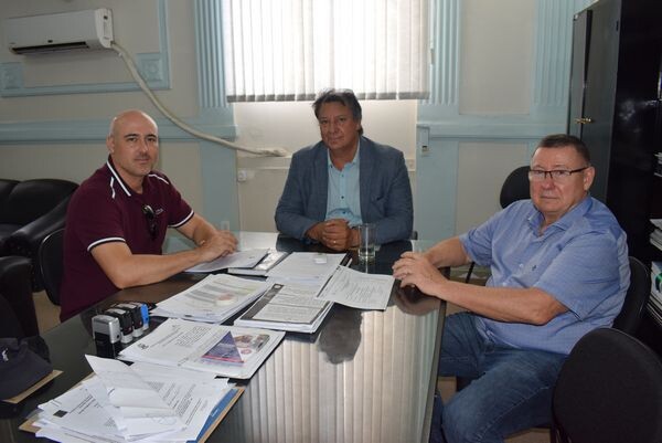 prefeito-e-secretario-recebem-representante-do-ministerio-do-desenvolvimento-social