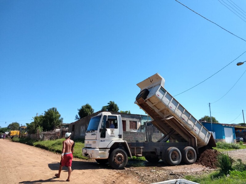 vias-dos-bairros-recebem-patrolamento