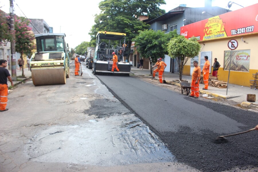 pavimentacao-continua-na-rua-uguruai