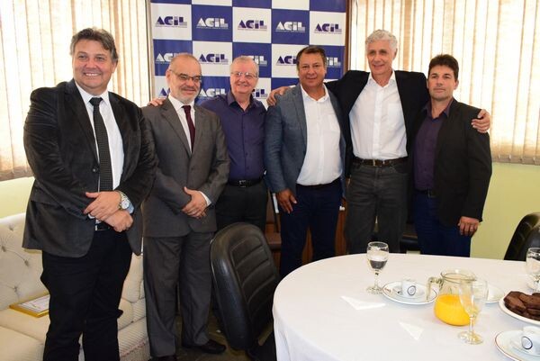 prefeito-e-secretarios-acompanham-posse-de-nova-diretoria-da-acil